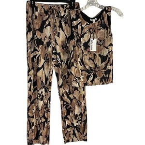 Pants & Top Set Size S  Kathy Ireland Floral 2 pc Set Pleated Sleeveless